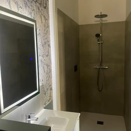 Casa - D'hotes & לינה וארוחת בוקר 3*